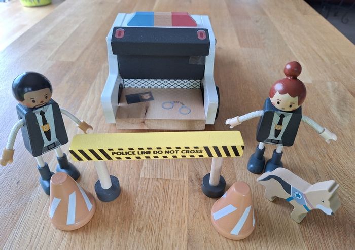 Little Town Wooden Police Car Set
