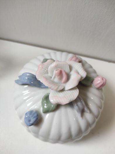 Vintage Porcelain Trinket Box