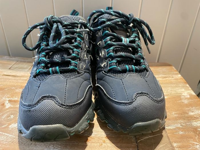 Regatta walking trekking shoes kids women Waterproof Low Walking Shoes size 3