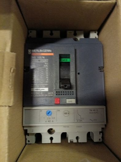 Merlin Gerin 40A MCC. Merlin Gerin MCCB 100 Amp Triple Pole Compact 100A NS100N TM40D