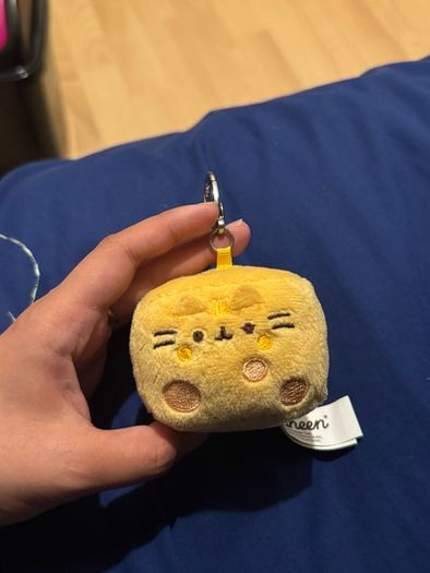 Pusheen surprise box keychain food