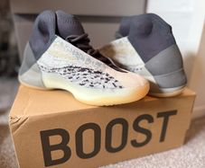 yeezy QNTM Boost