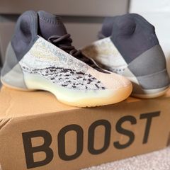 yeezy QNTM Boost