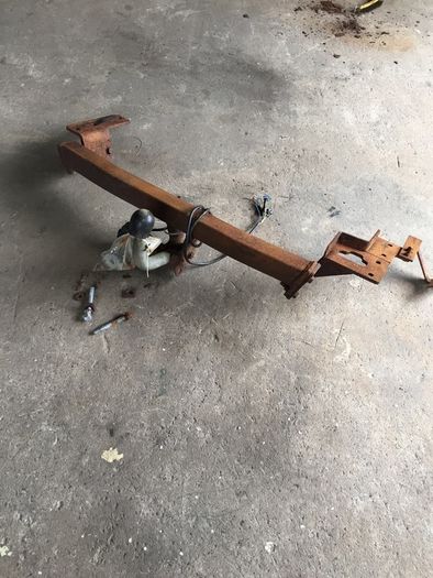 toyota avensis towbar
