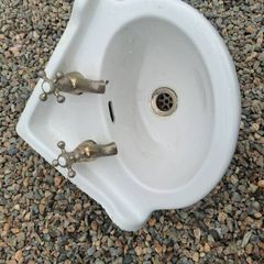 Shires corner wash hand basin.