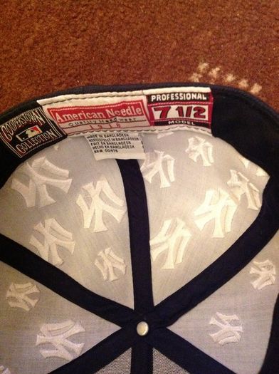 New York Yankees unofficial baseball cap.