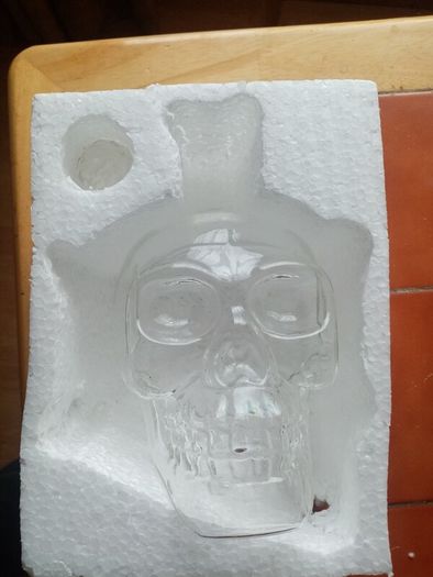 New glass crystal SKULL Decanter. 1000ml fill.