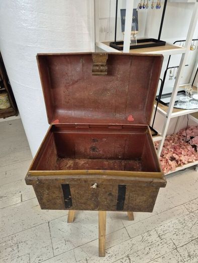 Small Antique Tin steamer trunk