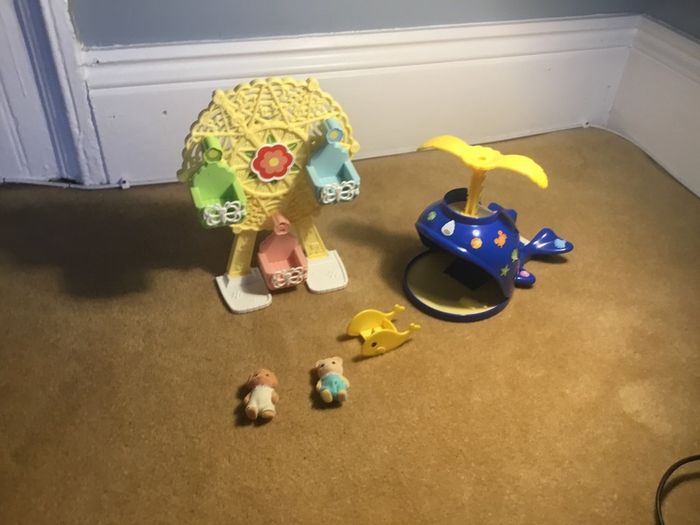 Sylvanian Families Ferris Wheel and Whale Play Area