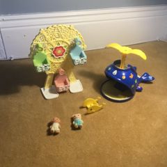 Sylvanian Families Ferris Wheel and Whale Play Area