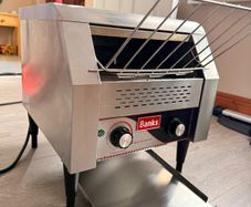 Banks conveyor toaster