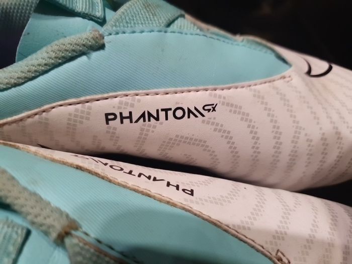 football boots (Nike phantom)