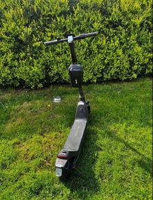 NIU KQi 300P All-Terrain Suspension Electric Scooter 20mph | Range 30 miles