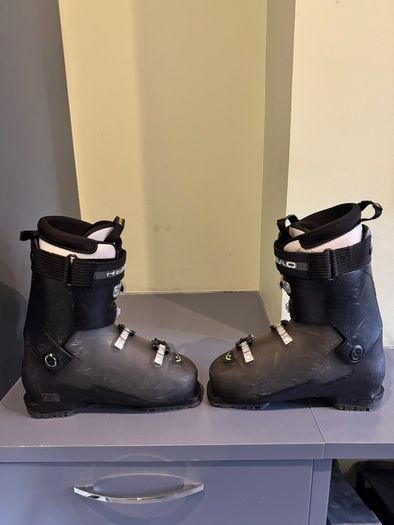 Ski Boots (Mens UK 9.5)