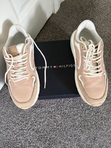 Tommy Hilfiger