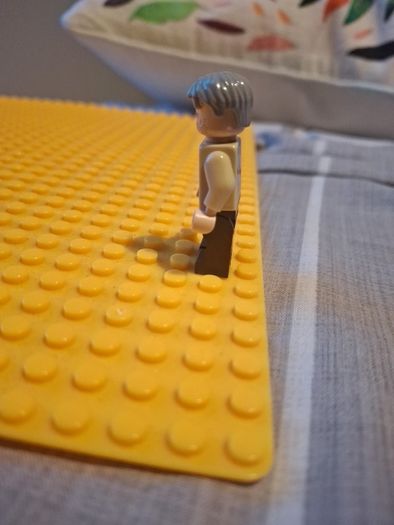 Lego star wars minifigures: Owen and Beru Lars