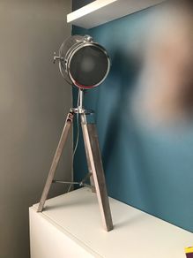 Tripod lamp