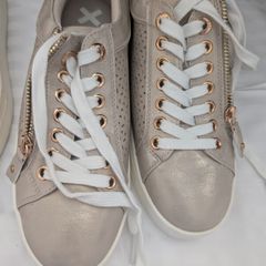 Footwear Taupe Runners with gold zip