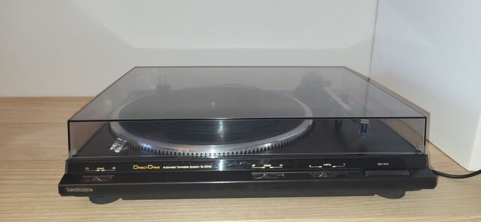 Technics SL DD33 Turntable.