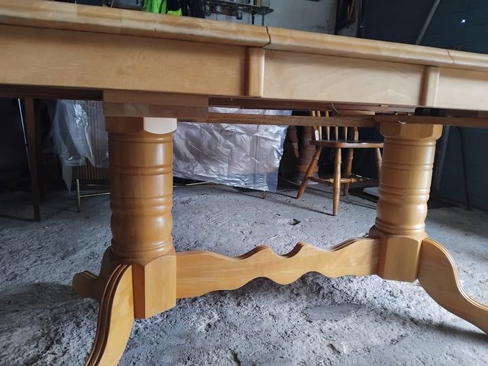 Table and 6 matching chairs