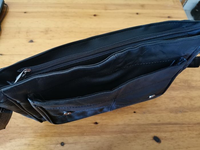 Casual handbag genuine leather black Stylish office bag for documents laptop Shoulder