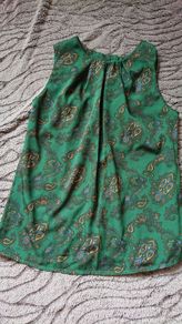 Sleeveless Top Size 8-12