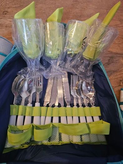Next Picnic bag NEW with 4 person utensils, picnic blanket and wine carrier