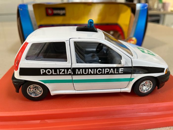 Fiat Punto Police 1/24 Burago