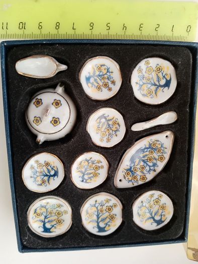 miniature tableware
