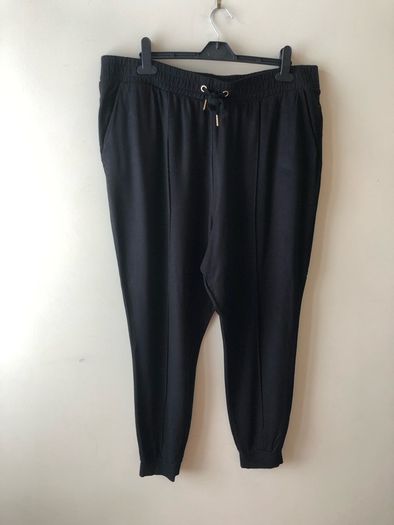 Tracksuit bottoms (size 22)
