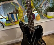 Squier Aff. Jaguar Bass