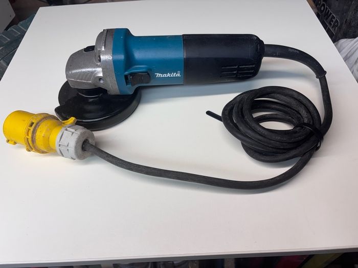 Makita 110V 4"Angel Grinder