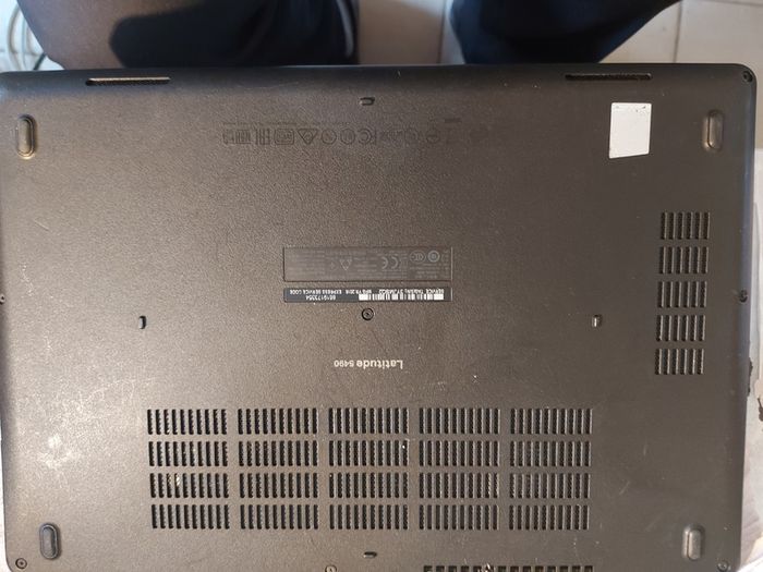 DELL Latitude 5490, Intel Core i5-7300U CPU, 2.71GHz. 8GB Ram, 256GB SSD, Windows 10 Pro, Microsoft Edge, Chrome and VLC