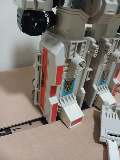 Transformer G1 Metroplex
