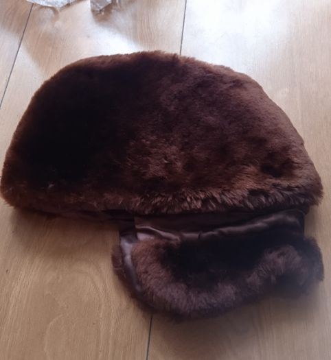 Lambs fur hat