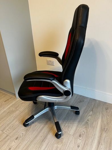 Black & Red Racing Gaming Chair / Ergonomic Office