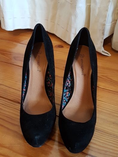BNWT Black Suede High Heels Size 5