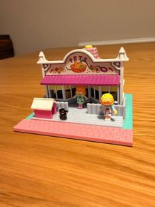 Vintage Polly pocket pet shop