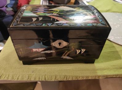 Vintage lacquered musical jewellery box