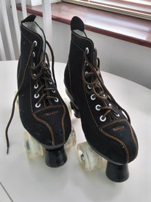 Retro Roller Skates & Bag