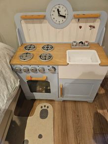 Play Kitchen