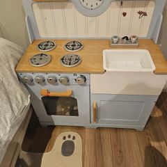 Play Kitchen