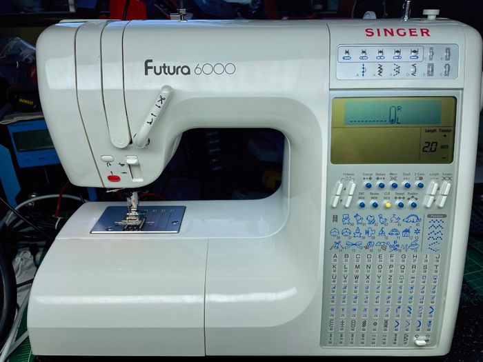 Singer (Made by Juki) Professional XL-10/CXL/Futura 6000 Sewing and Embroidery Machine - Serviced - Very high quality machine!