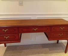 dressing/console table
