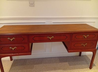 dressing/console table
