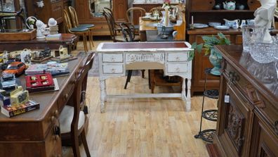 Vintage Shabby Chic Leather Top Desk