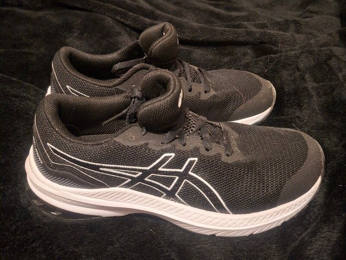Asics GT-1000 Runners