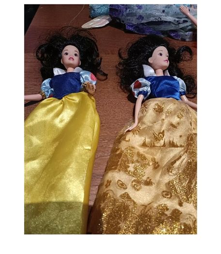 disney sleeping beauty dolls - 2 dolls with extra dress