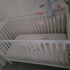 baby cot