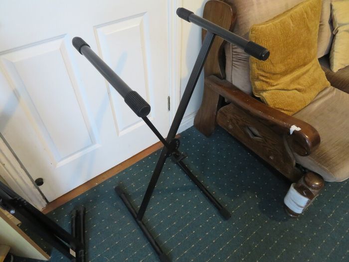 2 folding Piano/keyboard stands